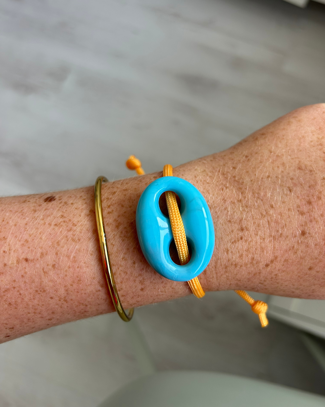 Blauwe stone armband 'oranje'