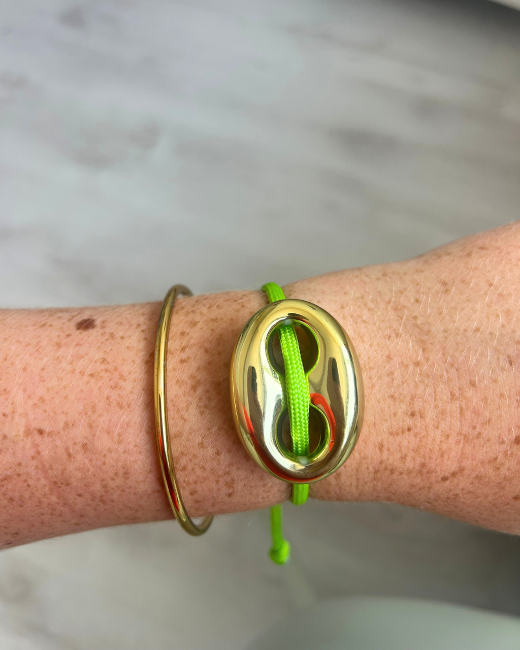 Gouden stone armband 'lichtgroen'