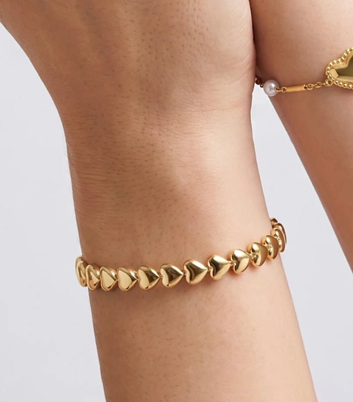 Golden hearts armband